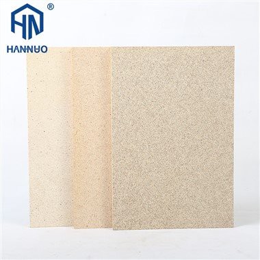 마주보는 구조판(OSB)